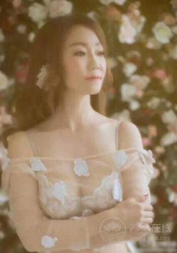 50歲女子身材似少女苗條你敢信已有一外孫女？
