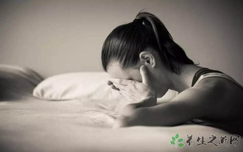 27歲二胎媽媽熬夜玩手機猝死 熬夜的危害有哪些