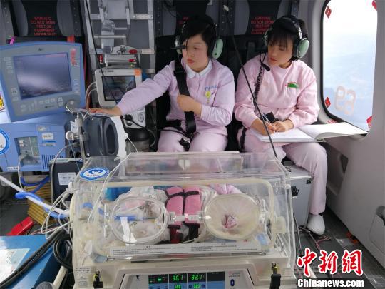 一名胎齡僅26周嬰兒從湖北恩施空中轉運武漢 一名胎齡僅26周嬰兒從湖北恩施空中轉運武漢
