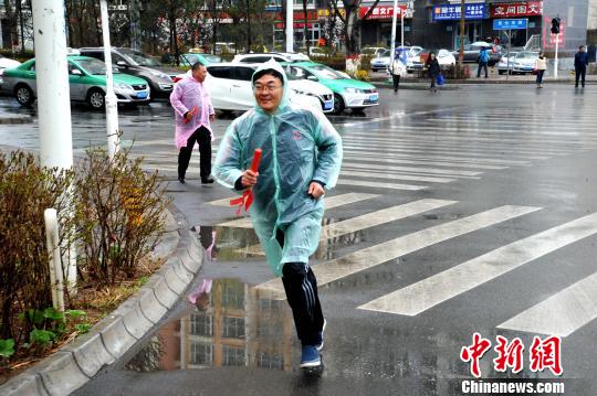 “癌癥大省”青海健康接力跑呼吁“抗癌路上·你我同贏” “癌癥大省”青海健康接力跑呼吁“抗癌路上·你我同贏”