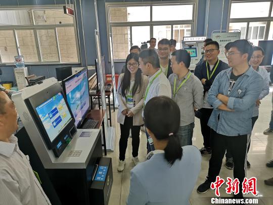 杭州:300余萬人申領電子社保卡 實現(xiàn)掃碼出行刷臉就醫(yī) 杭州:300余萬人申領電子社保卡 實現(xiàn)掃碼出行刷臉就醫(yī)