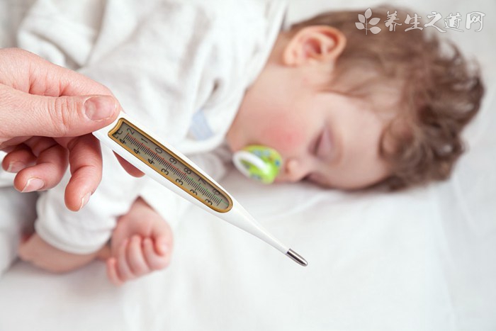 女兒高燒男子毆人 孩子高燒不退怎么辦