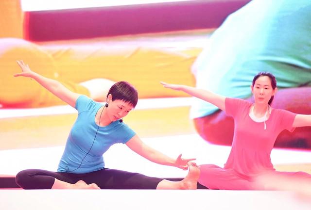 大連孕媽看過來，美琳達(dá)第三屆千人瑜伽體驗(yàn)營免費(fèi)招募啦！