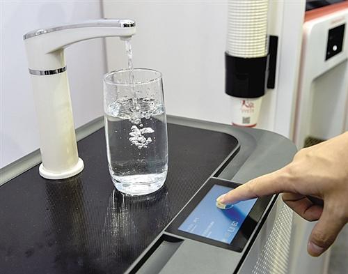 每天喝4升水可能會中毒 怎樣喝水才健康