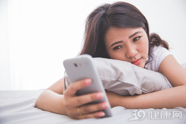 “iPhone手”的崛起：未來，人類的拇指或消失？