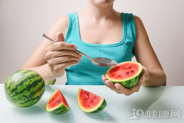 垃圾桶里的食物殘?jiān)瑢ξ覀兊纳眢w有益？