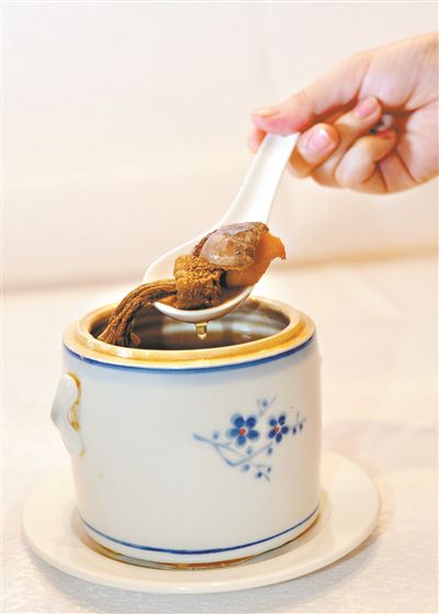 產(chǎn)后媽媽別急著喝滋補(bǔ)湯
