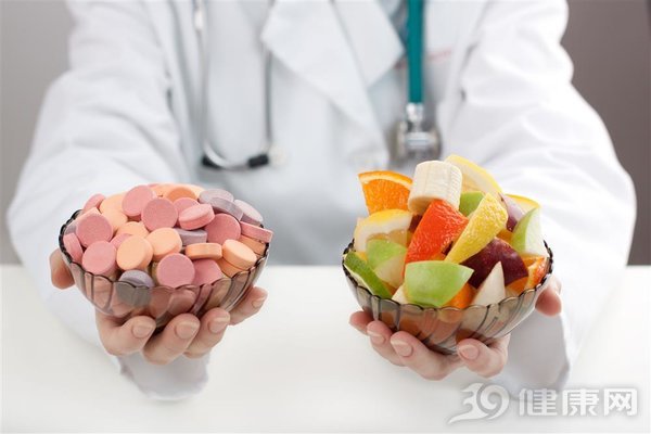 維生素C可預(yù)防新冠病毒？濫用維C，危害可不少