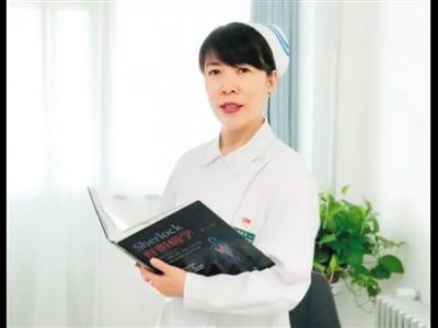 披堅(jiān)執(zhí)銳戰(zhàn)疫的白衣天使，節(jié)日快樂(lè)！