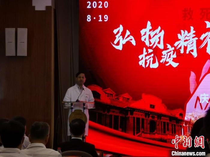 移動方艙隔離病房亮相傳染病應(yīng)急處置演練 高科技助實現(xiàn)“上車即入院”-易網(wǎng)<a href=http://m.aoa7937.com/ target=_blank class=infotextkey>健康養(yǎng)生</a>網(wǎng) 移動方艙隔離病房亮相傳染病應(yīng)急處置演練 高科技助實現(xiàn)“上車即入院”