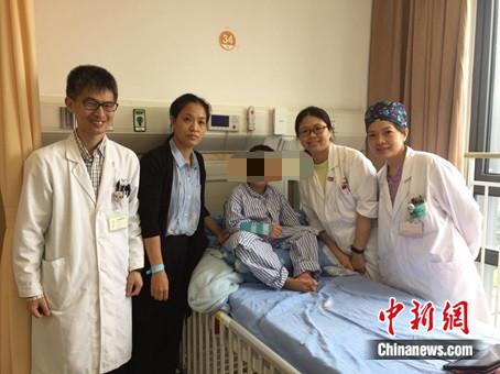 與呼吸機相伴千余個夜晚 云南孩子上海重獲正常睡眠-易網健康<a href=http://m.aoa7937.com/jkys/ target=_blank class=infotextkey>養生</a>網 與呼吸機相伴千余個夜晚 云南孩子上海重獲正常睡眠