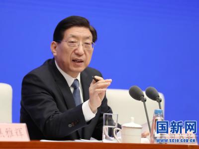打完新冠疫苗，還要不要戴口罩？國家衛健委：繼續維持個人防護措施