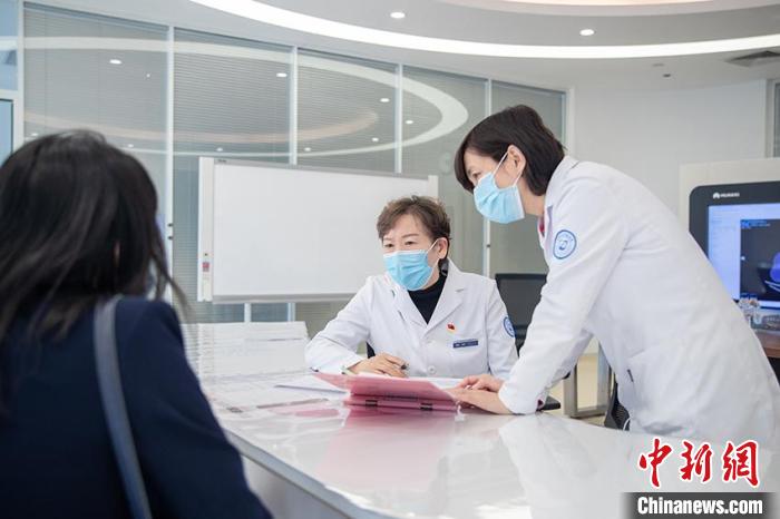 東北首家“肺癌罕見突變門診”落戶吉林-易網健康<a href=http://m.aoa7937.com/jkys/ target=_blank class=infotextkey>養生</a>網 東北首家“肺癌罕見突變門診”落戶吉林