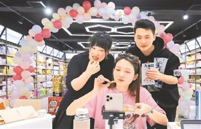 把好網(wǎng)紅食品的“質(zhì)量關(guān)”（網(wǎng)上中國）