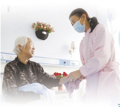 “長護險”讓養老更有保障(民生視線)-易網健康<a href=http://m.aoa7937.com/jkys/ target=_blank class=infotextkey>養生</a>網 “長護險”讓養老更有保障(民生視線)