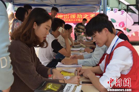 中國無償獻血居全球前列 你曾為愛伸出手臂嗎?-易網健康養生網 中國無償獻血居全球前列 你曾為愛伸出手臂嗎?