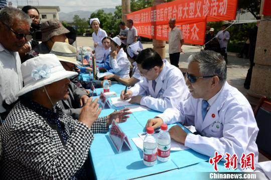 招人難、留人難……基層醫療機構發展困境如何破?-易網<a href=http://m.aoa7937.com/ target=_blank class=infotextkey>健康養生</a>網 招人難、留人難……基層醫療機構發展困境如何破?