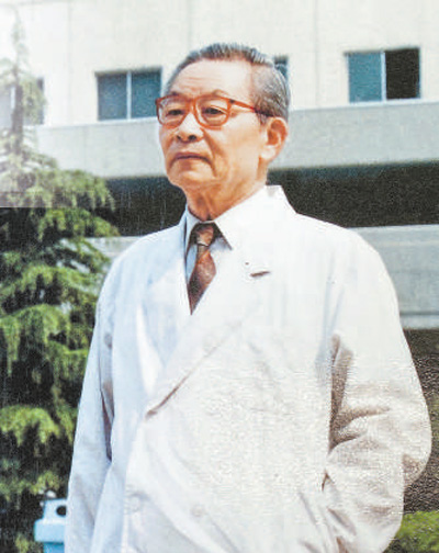 百歲醫者仁心仁術(奮斗百年路啟航新征程·“七一勛章”獲得者)-易網健康<a href=http://m.aoa7937.com/jkys/ target=_blank class=infotextkey>養生</a>網 百歲醫者仁心仁術(奮斗百年路啟航新征程·“七一勛章”獲得者)