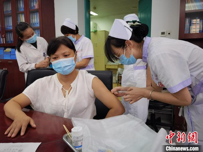 福建協和醫(yī)院同日迎來兩名造血干細胞捐獻者-易網健康<a href=http://m.aoa7937.com/jkys/ target=_blank class=infotextkey>養(yǎng)生</a>網 福建協和醫(yī)院同日迎來兩名造血干細胞捐獻者
