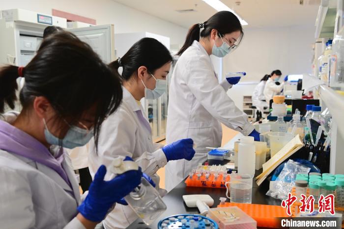 廣州市腦神經重大疾病研究與創新技術轉化重點實驗室掛牌-易網健康<a href=http://m.aoa7937.com/jkys/ target=_blank class=infotextkey>養生</a>網 廣州市腦神經重大疾病研究與創新技術轉化重點實驗室掛牌