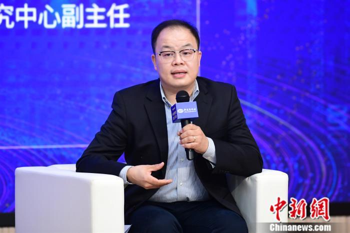 報告析互聯(lián)網(wǎng)醫(yī)療:堅持以人民健康為中心的價值依歸-易網(wǎng)健康<a href=http://m.aoa7937.com/jkys/ target=_blank class=infotextkey>養(yǎng)生</a>網(wǎng) 報告析互聯(lián)網(wǎng)醫(yī)療:堅持以人民健康為中心的價值依歸