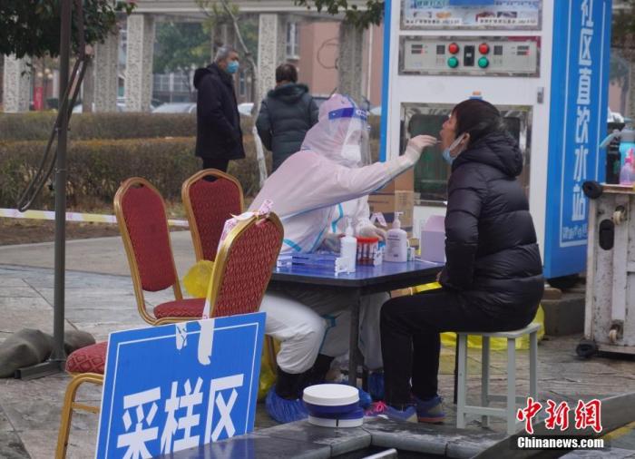 如何化解多輪疫情帶來的“心”沖擊?-易網健康<a href=http://m.aoa7937.com/jkys/ target=_blank class=infotextkey>養生</a>網 如何化解多輪疫情帶來的“心”沖擊?