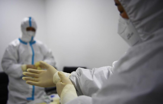 堅持人民至上，疫情下就醫(yī)有制度也有溫度