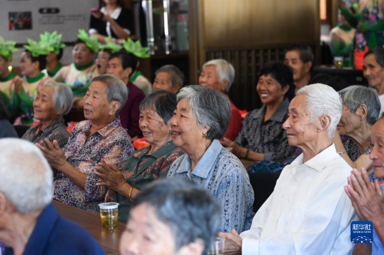 新時代新作為新篇章·奔向美好生活丨讓每個老年人都能擁有幸福晚年