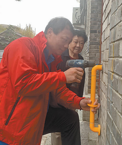 老有所為,貢獻“銀發力量”(體驗·民生一線觀察)-易網健康<a href=http://m.aoa7937.com/jkys/ target=_blank class=infotextkey>養生</a>網 老有所為,貢獻“銀發力量”(體驗·民生一線觀察)