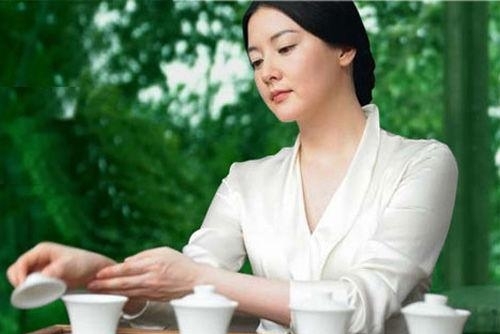 女性朋友<a href=http://m.aoa7937.com/jkys/ target=_blank class=infotextkey>日常養生</a>的10個最佳時間 女性朋友日常養生的10個最佳時間