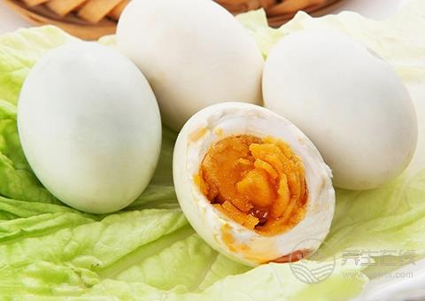 鴨蛋怎么吃最營(yíng)養(yǎng)？ 新鮮鴨蛋奇妙做法超好吃