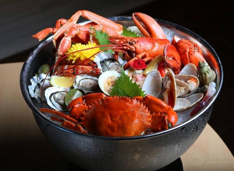 尿酸高的人注意，這3類食物碰多了，腎會(huì)“壞掉”！