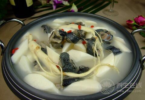 補(bǔ)氣血的湯高麗參燉烏雞的做法 補(bǔ)氣血的湯高麗參燉烏雞的做法