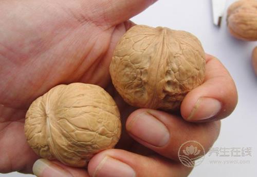 常吃核桃,對身體有這些好處,現(xiàn)在知道也不晚 常吃核桃,對身體有這些好處,現(xiàn)在知道也不晚