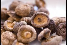 如何挑選干香菇？泡完干香菇的水千萬(wàn)別倒