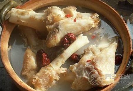 骨頭湯真能補鈣嗎?補鈣的3三誤區千萬別信! 骨頭湯真能補鈣嗎?補鈣的3三誤區千萬別信!