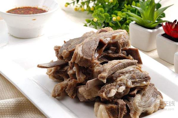 冬天進補需注意:羊肉不要與4種食物一起吃 冬天進補需注意:羊肉不要與4種食物一起吃