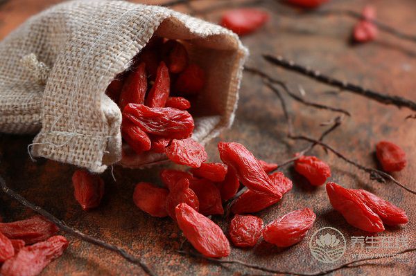 常吃這些食物，牙齒潔白又堅(jiān)固