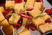 教你煎豆腐小竅門，這么做豆腐不會(huì)碎！