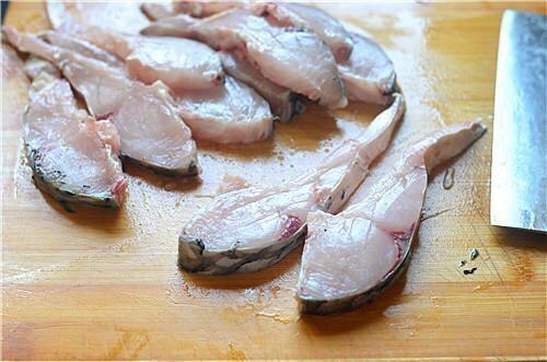 怎樣做炸魚(yú)能炸魚(yú)的身體不容易碎