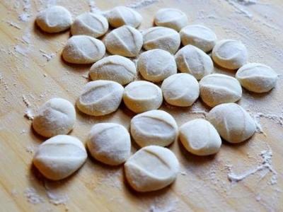 想要發(fā)酵面粉應(yīng)該如何調(diào)配酵母和水的比例