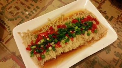 油淋金針菇需要準備哪些材料以及做法-易網健康<a href=http://m.aoa7937.com/jkys/ target=_blank class=infotextkey>養生</a>網 油淋金針菇需要準備哪些材料以及做法