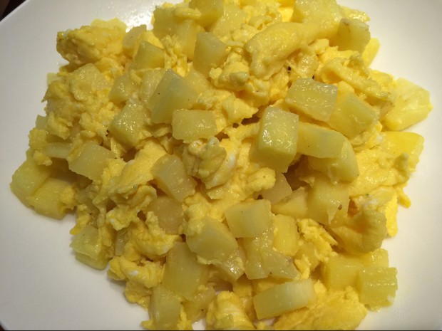 菠蘿能和雞蛋生活中是否可以一起食用-易網健康<a href=http://m.aoa7937.com/jkys/ target=_blank class=infotextkey>養生</a>網 菠蘿能和雞蛋生活中是否可以一起食用
