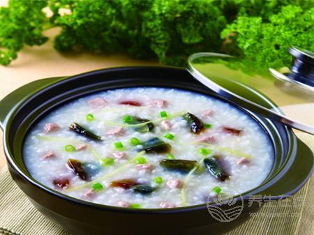 皮蛋瘦肉粥的做法 皮蛋瘦肉粥怎么做好吃-易網(wǎng)<a href=http://m.aoa7937.com/ target=_blank class=infotextkey>健康養(yǎng)生</a>網(wǎng) 皮蛋瘦肉粥的做法 皮蛋瘦肉粥怎么做好吃