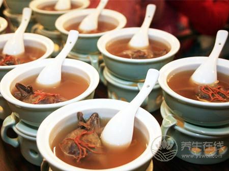 鴿子湯怎么燉最營養 鴿子湯的做法