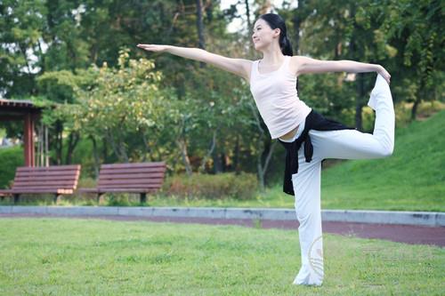 九組動(dòng)作助愛(ài)美的你減脂塑形-易網(wǎng)健康養(yǎng)生網(wǎng) 九組動(dòng)作助愛(ài)美的你減脂塑形