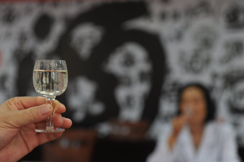每天喝一點白酒的人最后身體怎么樣了