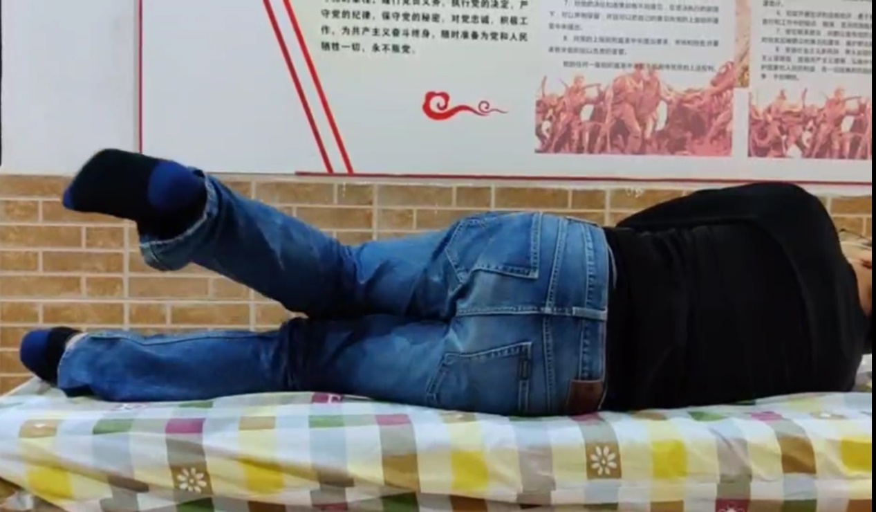@低頭族、久坐族:起立!快來一起做做操-易網健康養生網 @低頭族、久坐族:起立!快來一起做做操