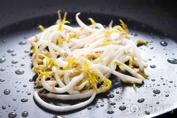 黃豆芽雖不起眼，但卻能美容還能防病