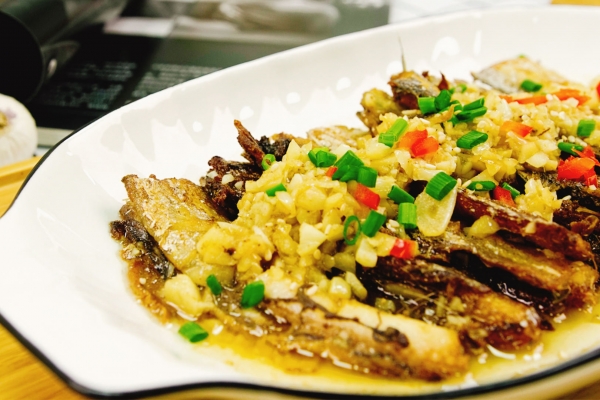 帶魚的魚鱗要刮掉嗎 帶魚是無鱗魚嗎還是有鱗-易網<a href=http://m.aoa7937.com/ target=_blank class=infotextkey>健康養生</a>網 帶魚的魚鱗要刮掉嗎 帶魚是無鱗魚嗎還是有鱗